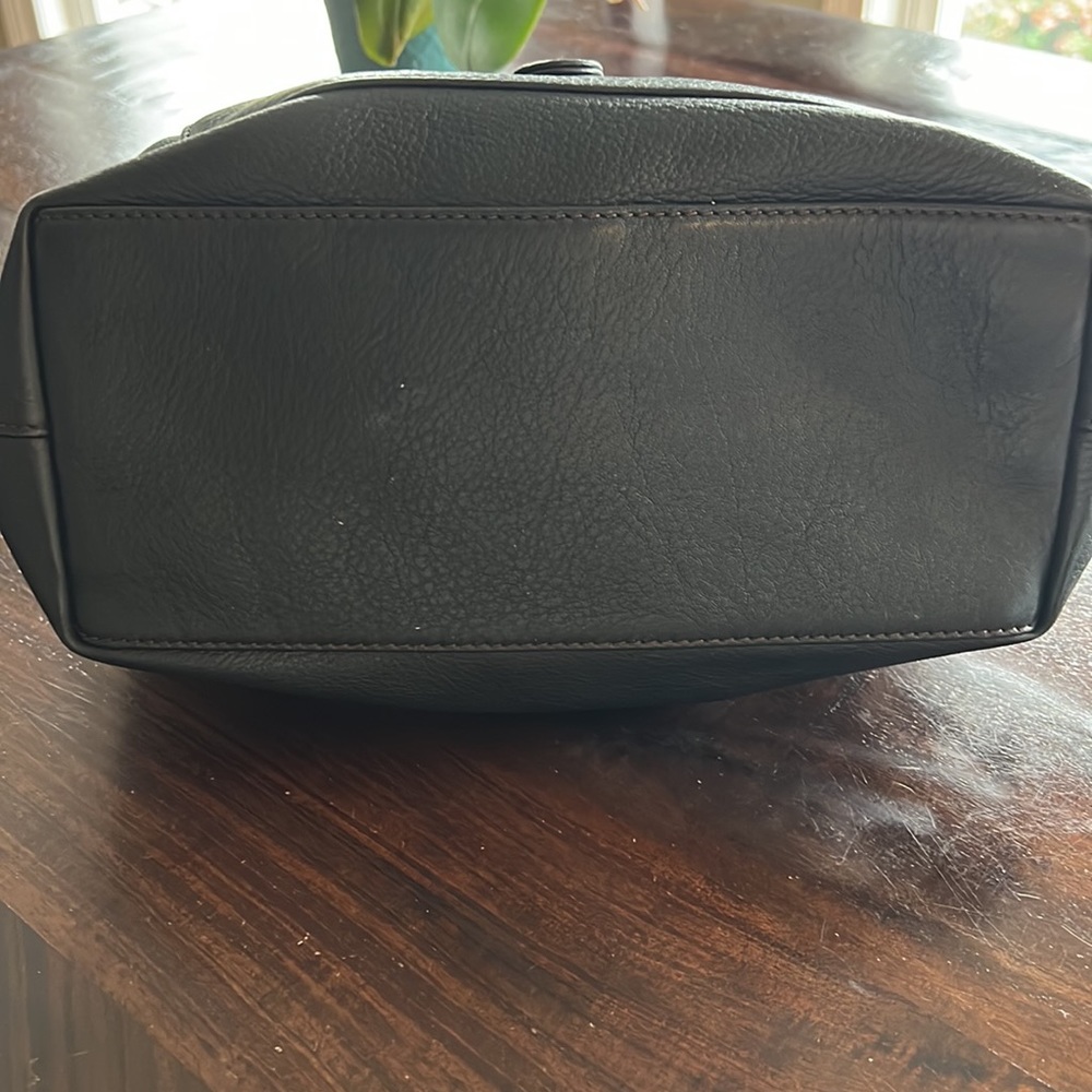 Dooney and Bourke Logo Lock with front pocket black leather - Picture 3 of 6